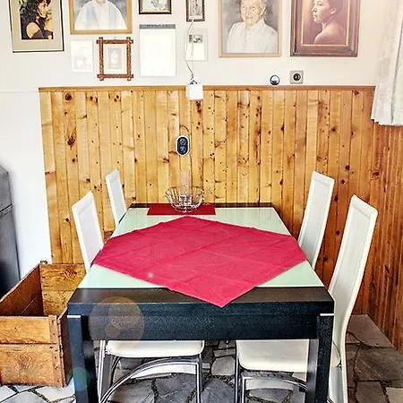 Πανσιόν Tanja 3*